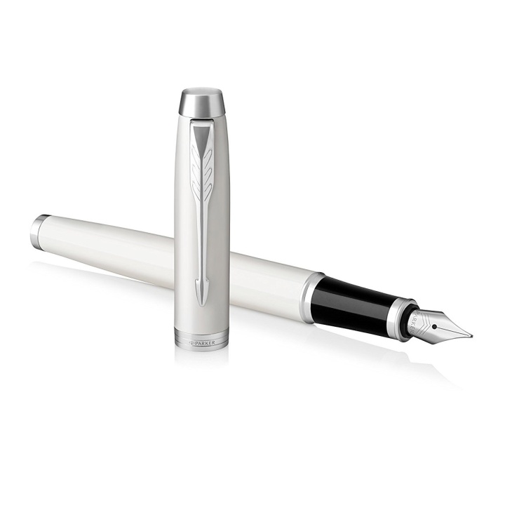 IM White/Chrome Fountain pen in the group Pens / Fine Writing / Fountain Pens at Pen Store (104796)