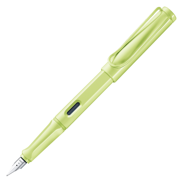Safari Fountain pen springgreen in the group Pens / Fine Writing / Fountain Pens at Pen Store (129455_r)