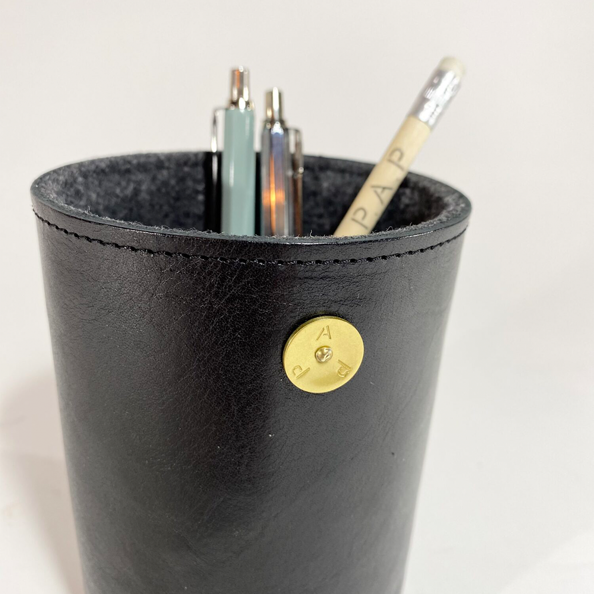 Pencil Holder Leather in the group Hobby & Creativity / Organize / Home Office at Pen Store (126784)