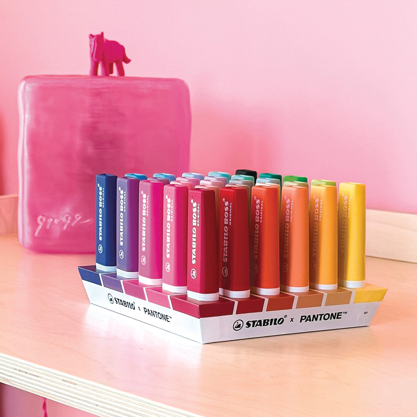 BOSS x Pantone 30-pack