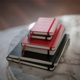 Calendar 18M WeekNote Hard Cover Pocket Red in the group Paper & Pads / Planners / 18-Month Planners at Pen Store (137021)