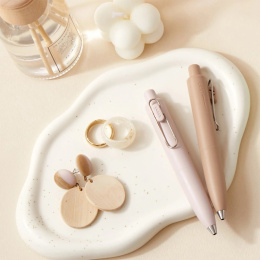 Ballpoint pen One P Peach Milk in the group Pens / Fine Writing / Ballpoint Pens at Pen Store (137067)