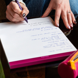 Block Plum No.18 A4 Ruled in the group Paper & Pads / Note & Memo / Writing & Memo Pads at Pen Store (138121)
