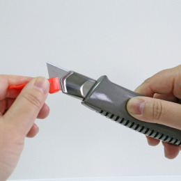Cutter  L-500GRP 18 mm in the group Hobby & Creativity / Hobby Accessories / Cutters at Pen Store (138146)